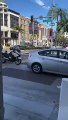 Ce motard de la police est désespéré en voyant une automobiliste percuter sa moto !