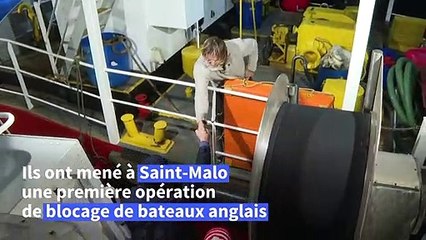 Licences post-Brexit: des pêcheurs français bloquent des ports et le tunnel sous la Manche