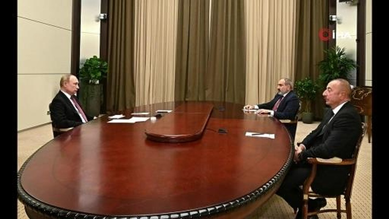 Putin, Aliyev ve Paşinyan arasındaki üçlü zirve Soçi'de başladı