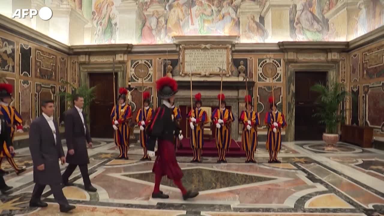 Il presidente francese Emmanuel Macron incontra Papa Francesco