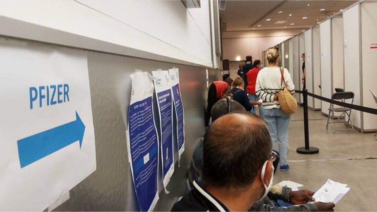 Pfizer : le variant B.1.1.529 "diffère clairement" des autres, sera-t-il résistant au vaccin ?