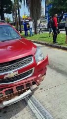 Menor de idade causa engavetamento de veículos na Av. Antônio Carlos; veja