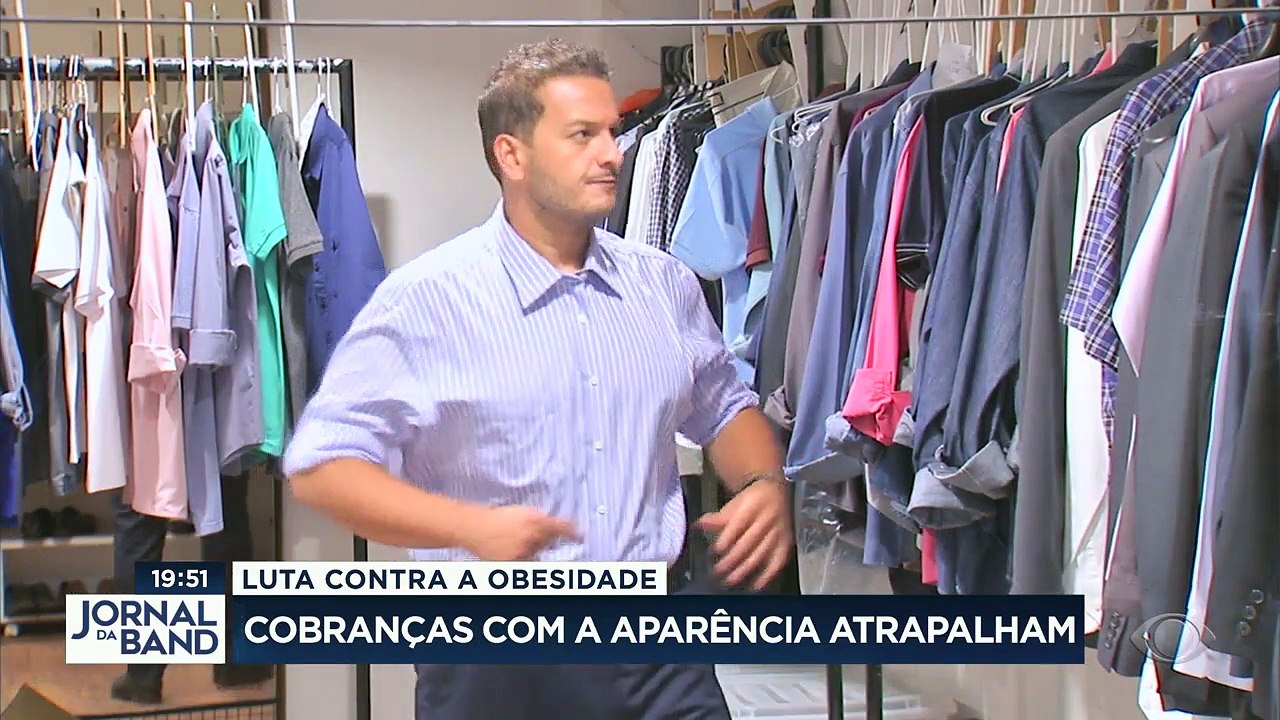 Para quem luta contra a obesidade, a cobrança dos outros em relação à aparência e a briga com o espelho também são desafios. Veja na série especial 'Saúde Não Se Pesa'.