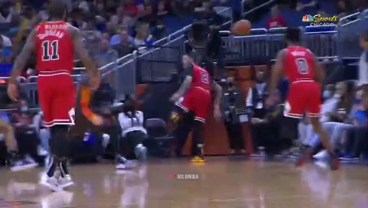 Lonzo Ball makes an impossible save