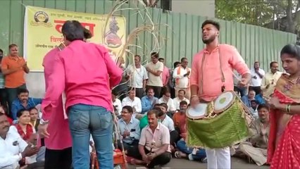 हे बीडचे अनिल परब का आलेत चर्चेत?