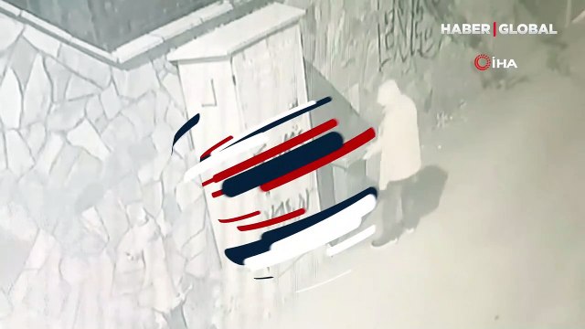 Bursa'da bir garip hırsızlık! Zincire bağlı çöp kovasını böyle çaldı