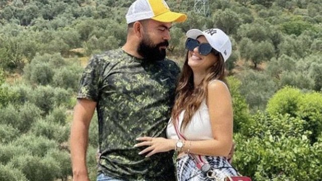 شهر العسل باظ.. موقف صادم يفسد فرحة خالد عليش وزوجته في جنوب إفريقيا