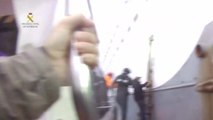 La Guardia Civil rescata a un grupo de inmigrantes de un buque en Cartagena