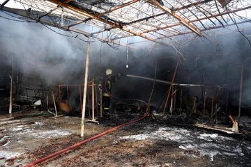 PREFABRİK ÇARŞIDA ÇIKAN YANGINDA 46 İŞ YERİ YANDI