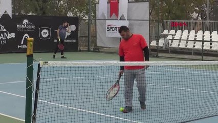 SPOR Batman'da düzenlenen tenis turnuvasında finale kalan takımlar belli oldu