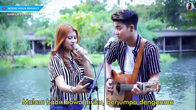 MEMANDANGMU - IKKE NURJANNAH (LIRIK) COVER BY NABILA MAHARANI FT TRI SUAKA