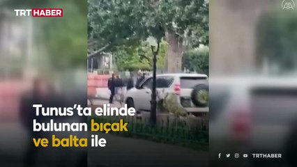 Tunus'ta bir kişi bıçak ve baltayla İçişleri Bakanlığı binasına girmeye çalıştı