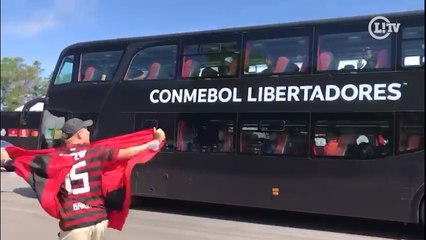 Delegação do Flamengo chega no Estádio Centenário para a grande decisão da Libertadores