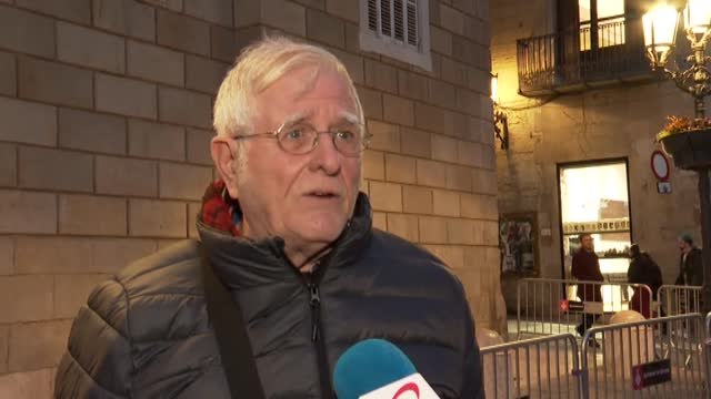 El ayuntamiento de Barcelona inaugura su polémico belén