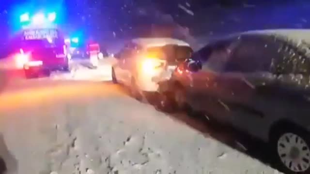 La nieve provoca un accidente entre siete vehículos en la N-121 en Navarra