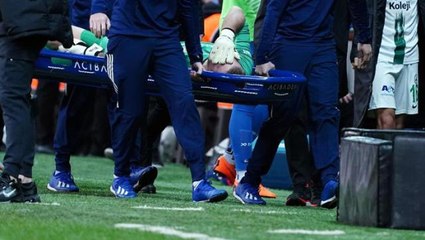 Giresunspor maçında sakatlanan Beşiktaş'ın milli kalecisi Mert Günok sezonu kapattı