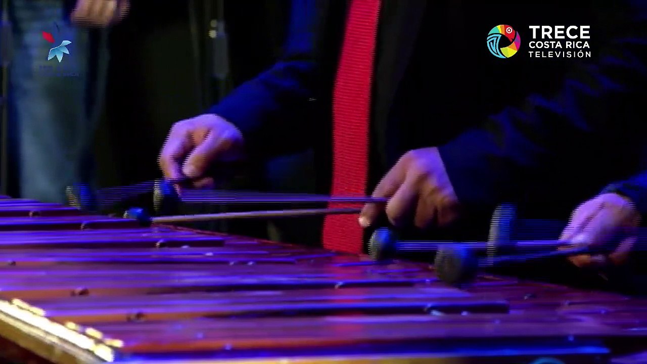 Navidad es compartir y disfrutar. Acompáñenos a celebrar la magia con tradiciones costarricenses, paseos navideños, recetas y más