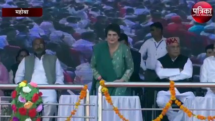 बुंदेली कहावत पर प्रियंका ने पीएम मोदी पर साधा निशाना, सपा, बसपा पर भी किया कटाक्ष