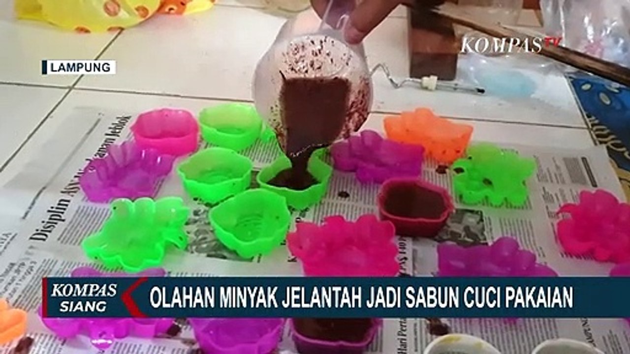 Inovatif! Ibu-ibu PKK Ubah Minyak Jelantah Jadi...