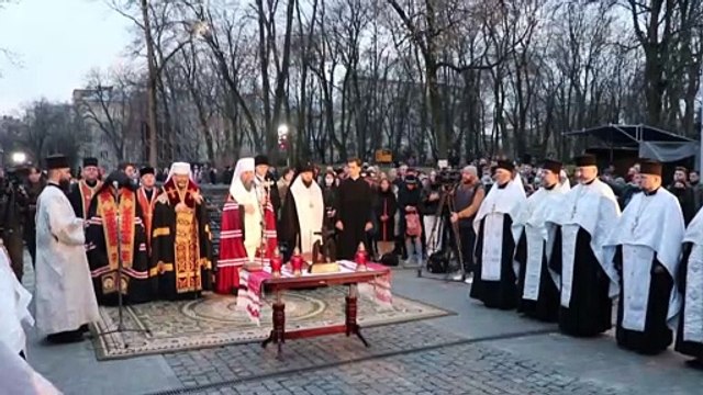 Cientos de ucranianos encienden la Vela de la Memoria en homenaje a las víctimas del Holodomor