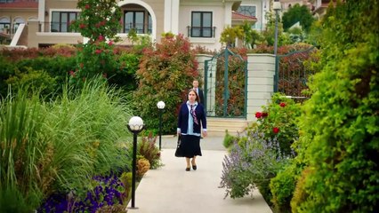 مسلسل رائحة الفراولة الحلقة 1 مدبلج بالعربية