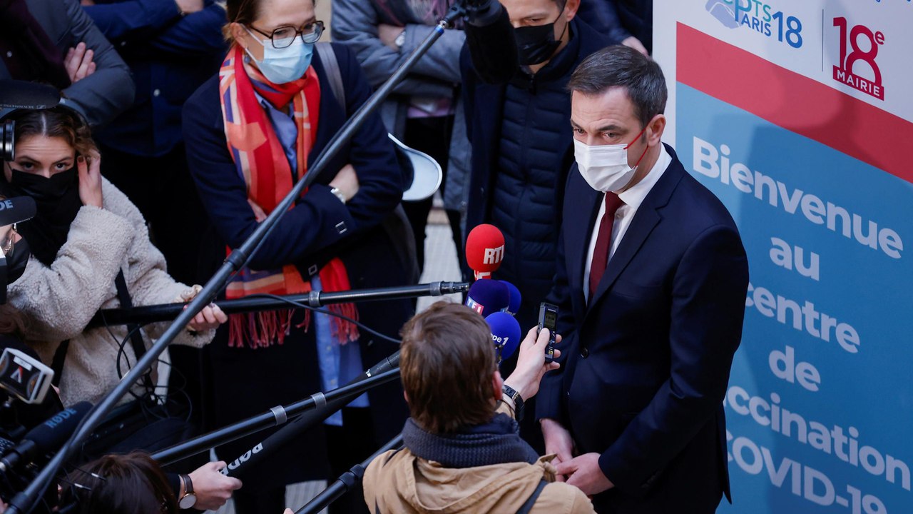 Variant Omicron en France ? « Il est probable qu'il circule déjà chez nous, c'est une question d'heures », juge Olivier Véran