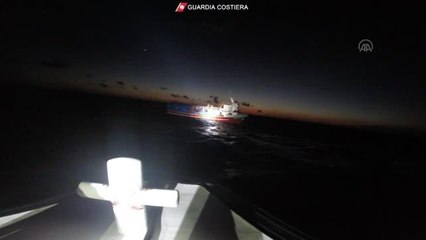 İtalya Sahil Güvenliği, Akdeniz'de 244 düzensiz göçmeni kurtardı