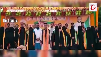 हिन्दू महिलाओं को बुर्का पहनाकर मंच पर लाया_ भेद खुला तो पूरा देश दंग
