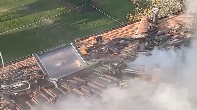 Rimini - In fiamme il tetto di un'abitazione (28.11.21)