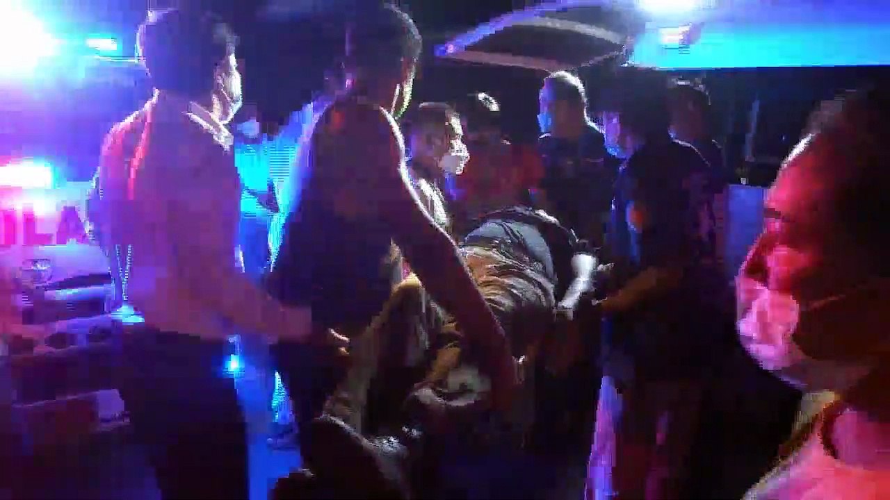2 ตร.โรงพักบางปะกง ขับกระบะไล่ติดตาม จยย.ต้องสง...