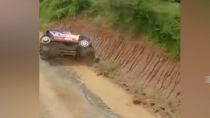Detik-detik Bamsoet dan Sean Gelael Kecelakaan Reli di Meikarta
