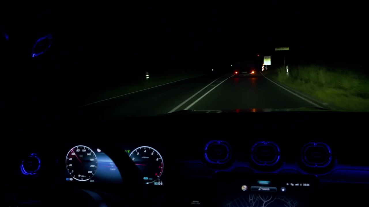 The new Mercedes-Benz C-Class - Active Lane Keeping Assist and Active Lane Change Assist