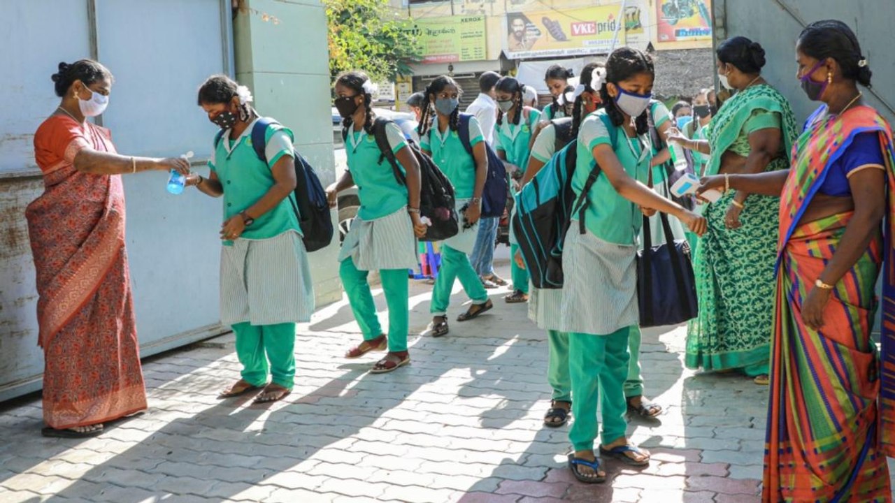 Delhi school-colleges resume amid poor air quality