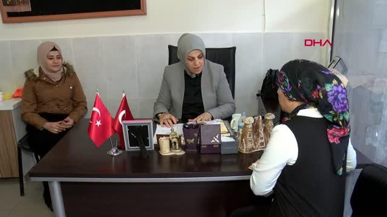 14 YAŞINDAYKEN EVLENDİRİLEN DİYARBAKIR'IN TEK KADIN MUHTARI, 40 KIZ ÇOCUĞU GELİN OLMAKTAN KURTARDI