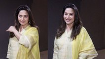 Bollywood Diva Madhuri Dixit  ने Yellow Suit पहन Mumbai  Airport पर ढाया कहर |FilmiBeat