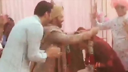 Kundali Bhagya के Sanjay Gagnani और Poonam Preet की Varmala का video viral  | FilmiBeat