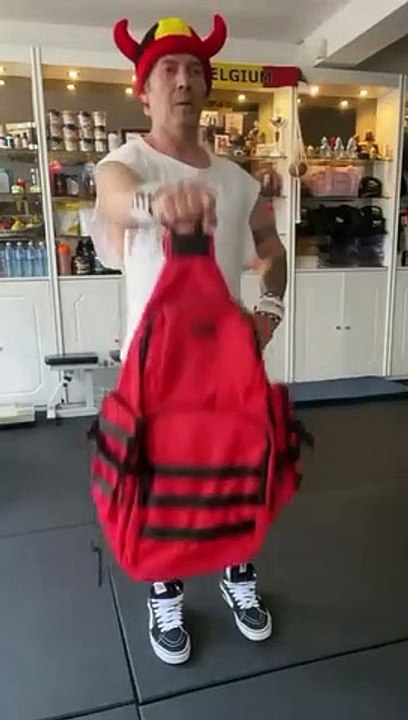 Voici mon entraînement Haut du Corps et avec un Sac de Sport cette fois-ci de quoi mettre un peu de poids