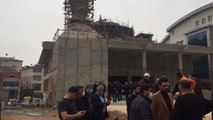 Kocaeli'de cami inşaatında iskele çöktü: 8 işçi yaralı