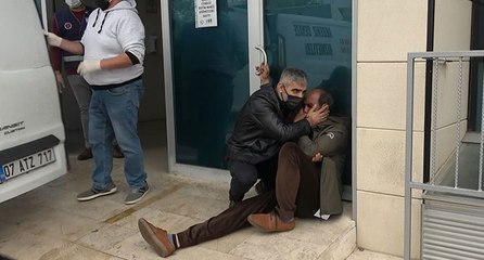 Kazada ölen kardeşinin tabutunu görünce gözyaşlarıyla yere yığıldı