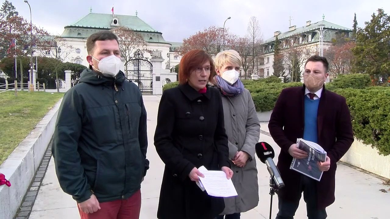 ZÁZNAM: Viaceré organizácie podporujú rozhodnutie nezatvoriť plošne všetky školy