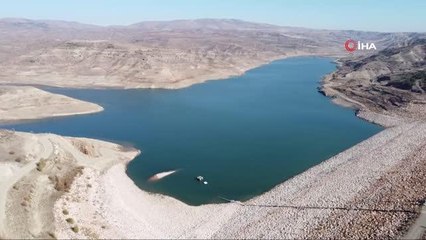 Su seviyesinde kokutan düşüş, zorunlu su kesintisine neden oldu