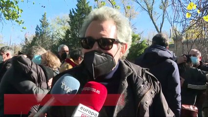Cientos de personas se despiden de la escritora Almudena Grandes en Madrid