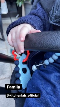 Άκης Πετρετζίκης: Βίντεο από την οικογενειακή βόλτα του – Δείτε τον γιο του Αχιλλέα!