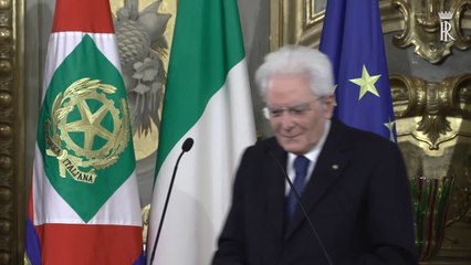 Video herunterladen: Mattarella:a consegna onorificenze OMRI: 