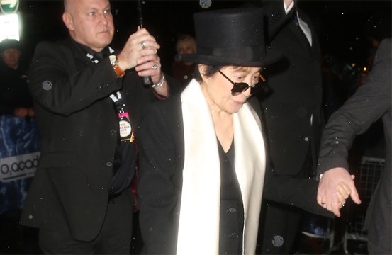 Yoko Ono posts article that said that she did not break up The Beatles