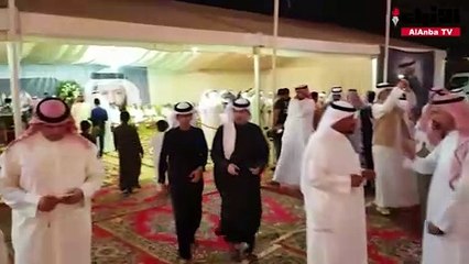 جانب من الاحتفالات انتظاراً لوصول النائب السابق د . فيصل المسلم