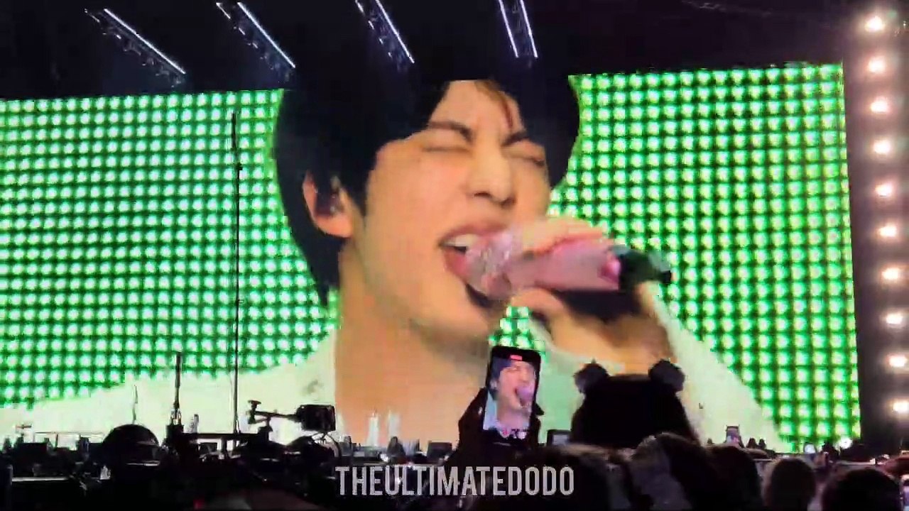 First Time Greeting ARMYs since COVID BTS Permission to Dance PTD in LA Concert Live