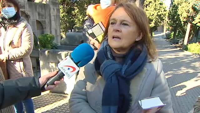 Multitudinario y emotivo adiós a Almudena Grandes en Madrid