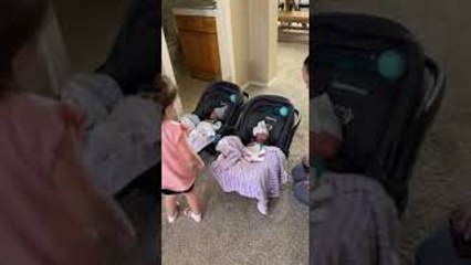 Big Sister Welcomes Preemie Twins Home