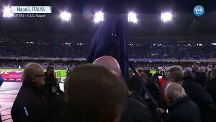 Napoli Maradona’yı Ölümünün Yıldönümünde Heykelle Andı